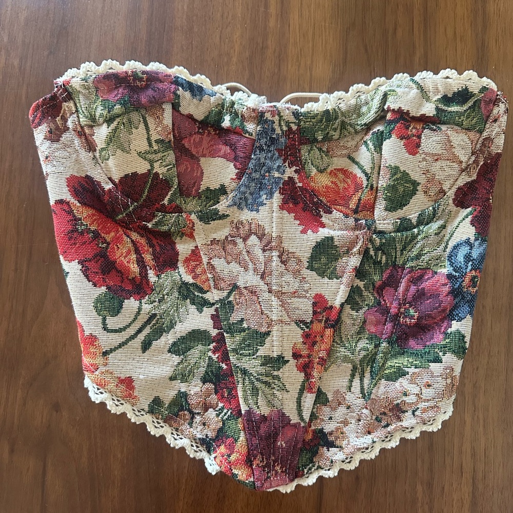 Commense Floral Lace-Up Corset